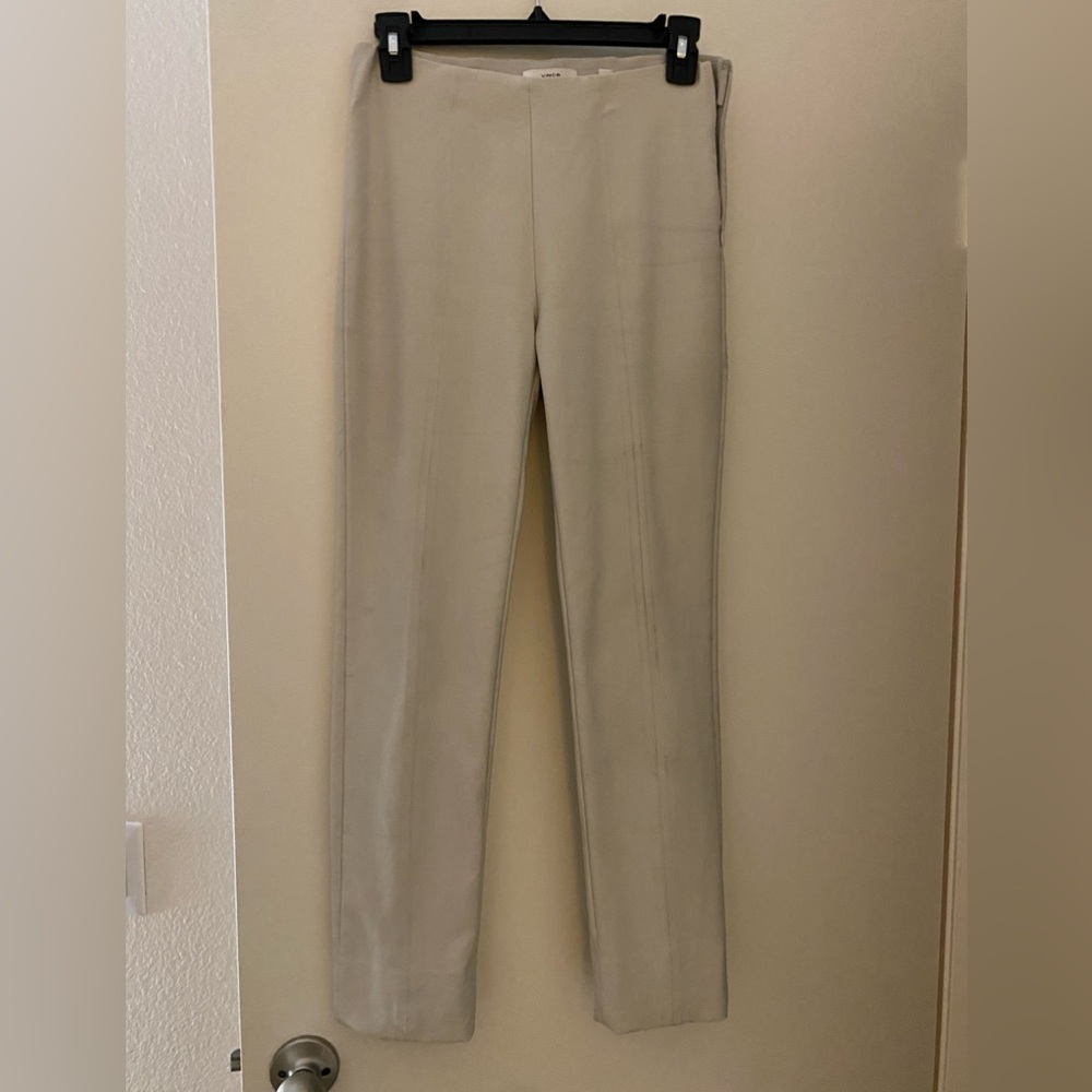 Vince stitch front leggings. Essentials always for Vince